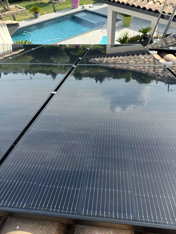 Panneaux solaires propres après nettoyage SoliaTech — Saint-Aunès